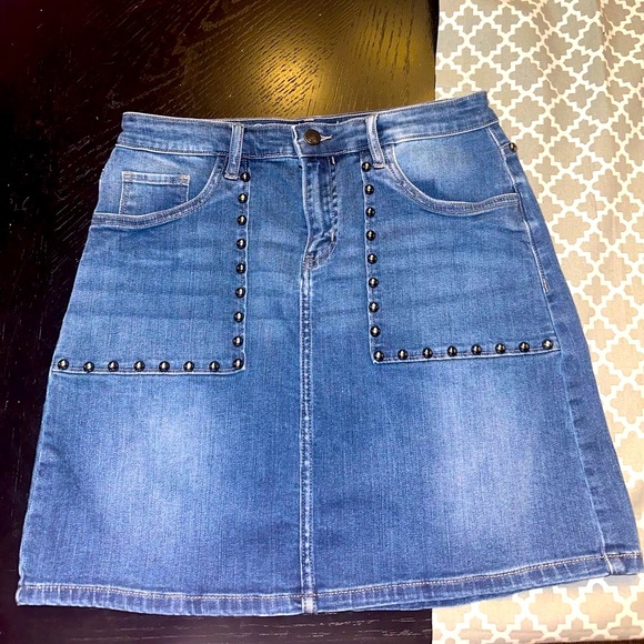 Calvin Klein denim skirt - Picture 1 of 3